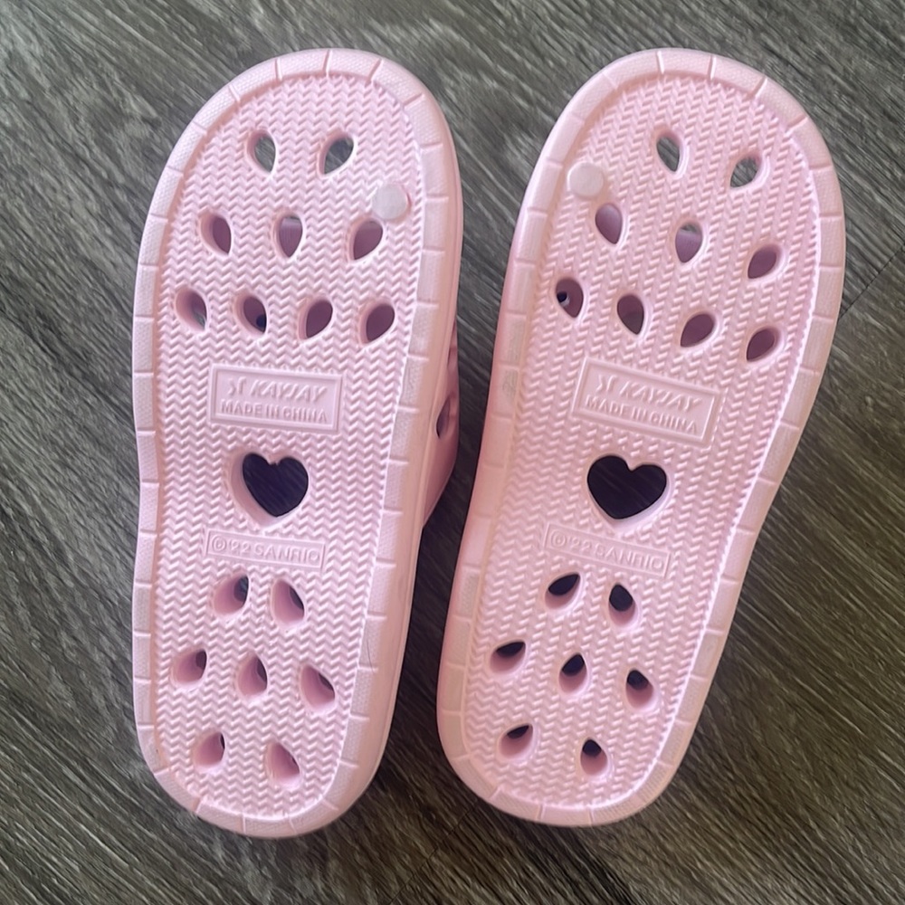 Hellokitty Slippers In Pink View 2